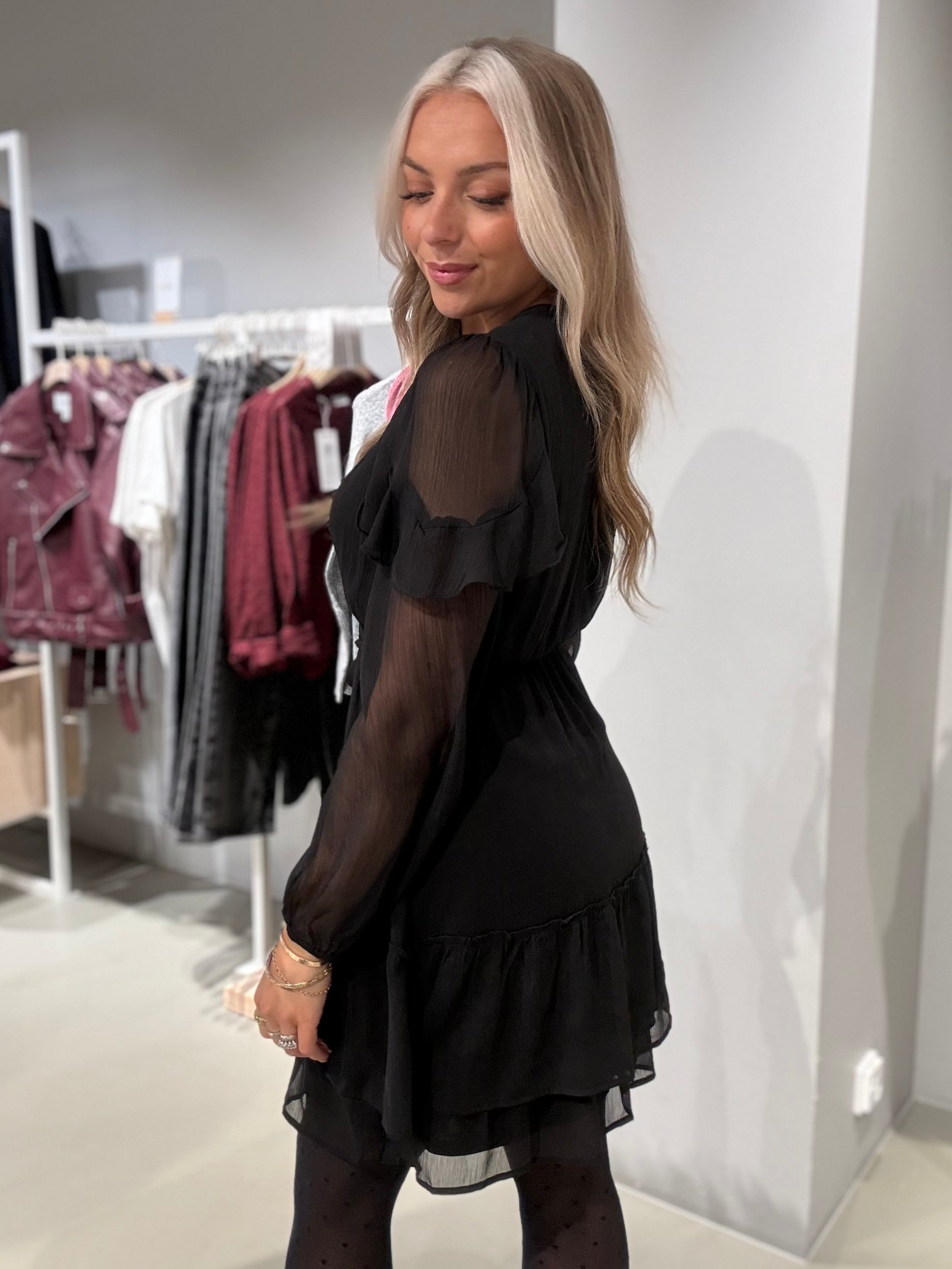 VIELLY Short Dress - Black Beauty